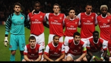 Fotbalisté Arsenalu v jednom z utkání Ligy mistrů (ilustrační foto)